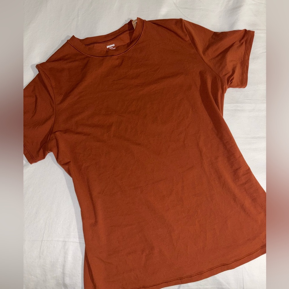 Skims fits everybody tshirt NWT